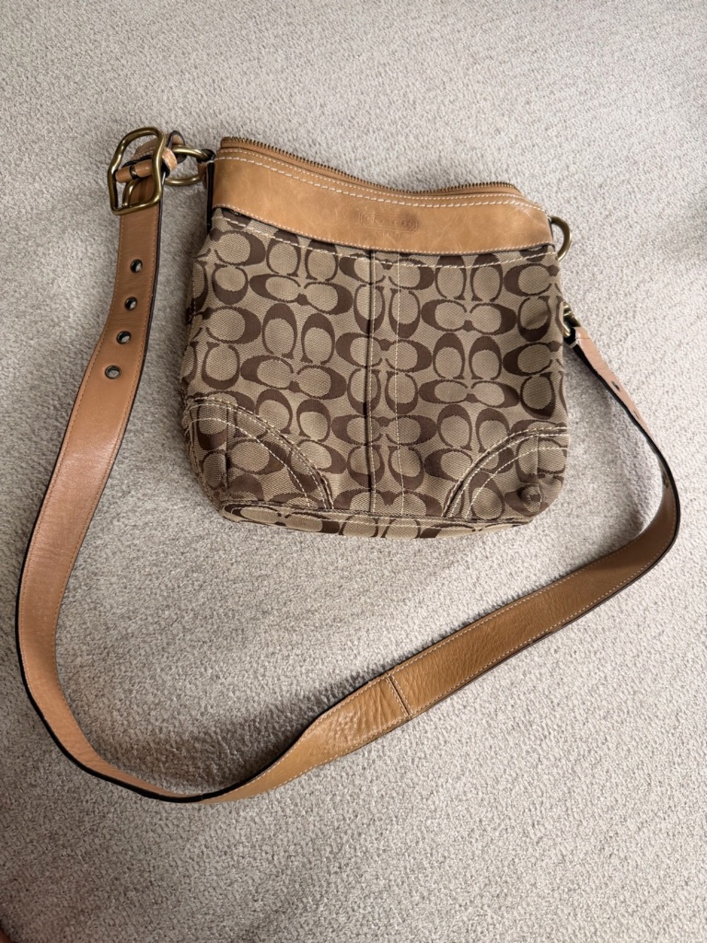Coach Signature Hobo Shoulder Bag H0685-10402 Brown Tan Canvas Leather Trim